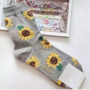 Soft Sunflower Socks Gray Brand New Floral A21